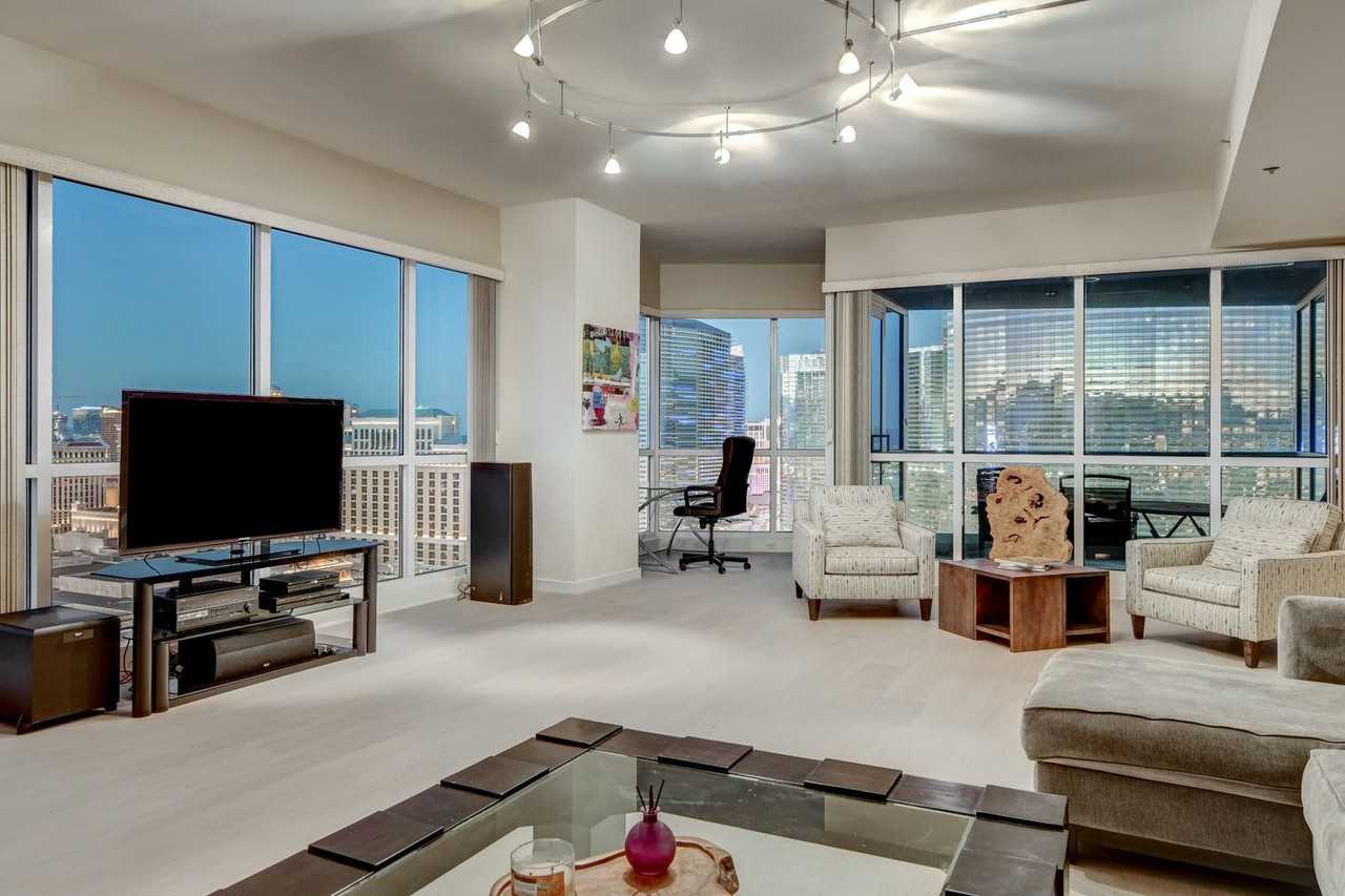 4575 Dean Martin Dr - Photo 7 of 50