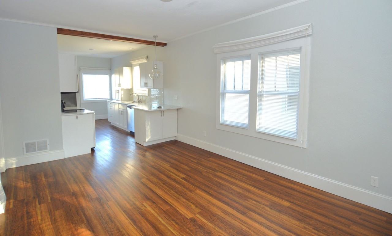 110 Conklin Ave - Photo 2 of 23