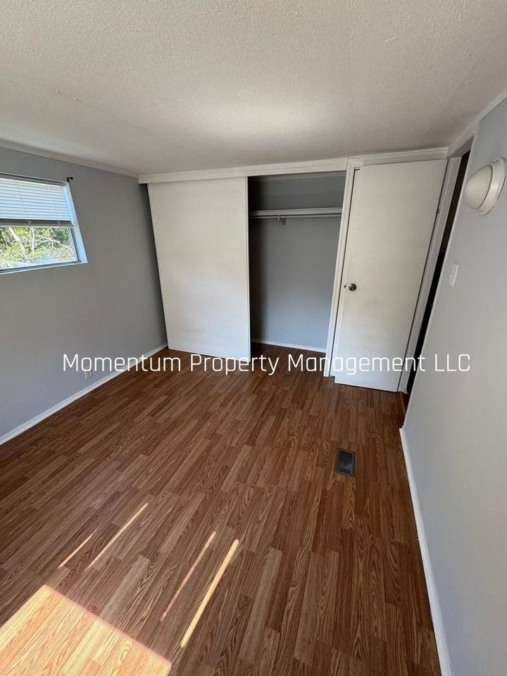 21364 Canal Dr - Photo 3 of 7