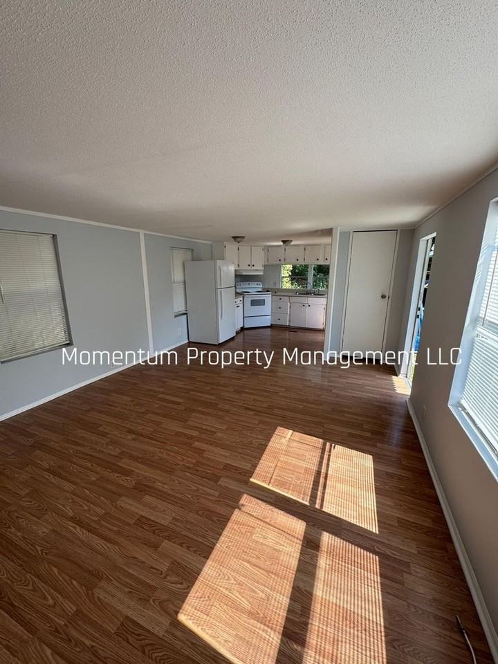 21364 Canal Dr - Photo 5 of 7