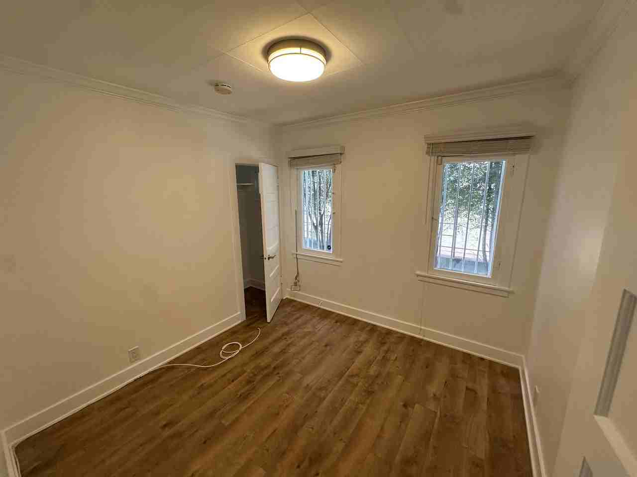 934 E Fairview Blvd - Photo 4 of 16