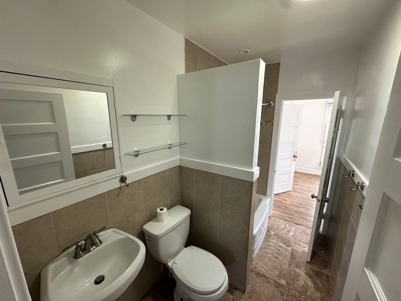 934 E Fairview Blvd - Photo 6 of 16