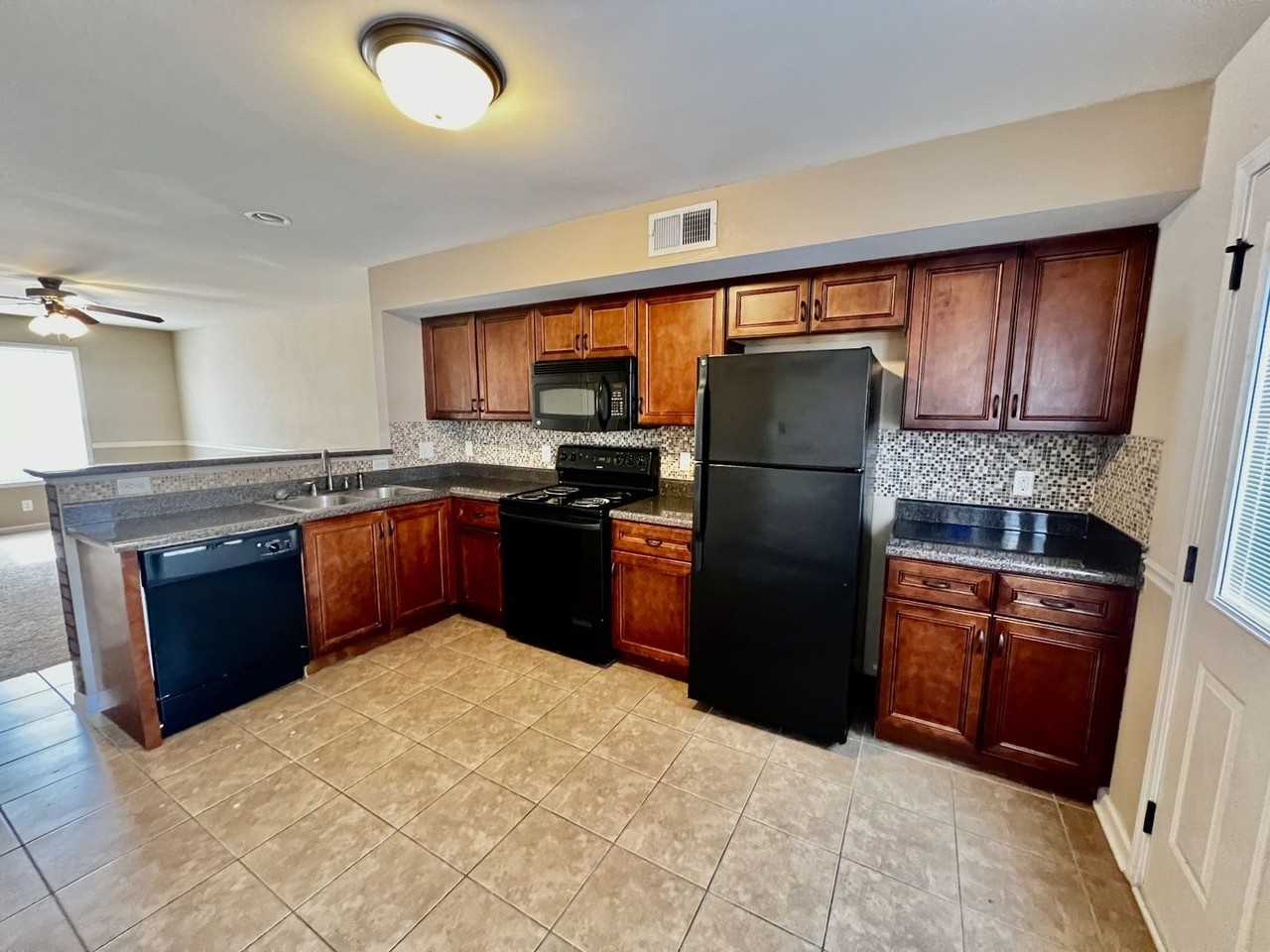 2280 Mccormick Ln - Photo 4 of 12