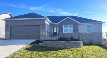 featured image of 1670 E Charlton St