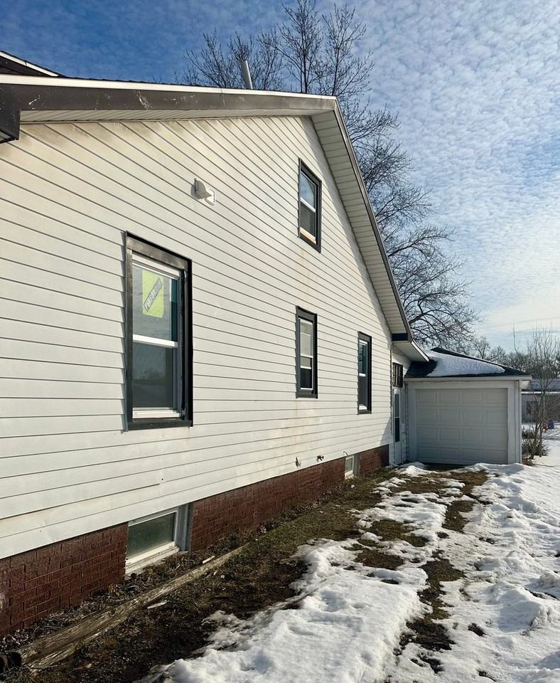 623 N Carroll Ave - Photo 2 of 26