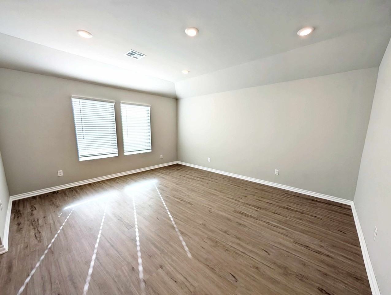 2824 Firefly Dr - Photo 2 of 22