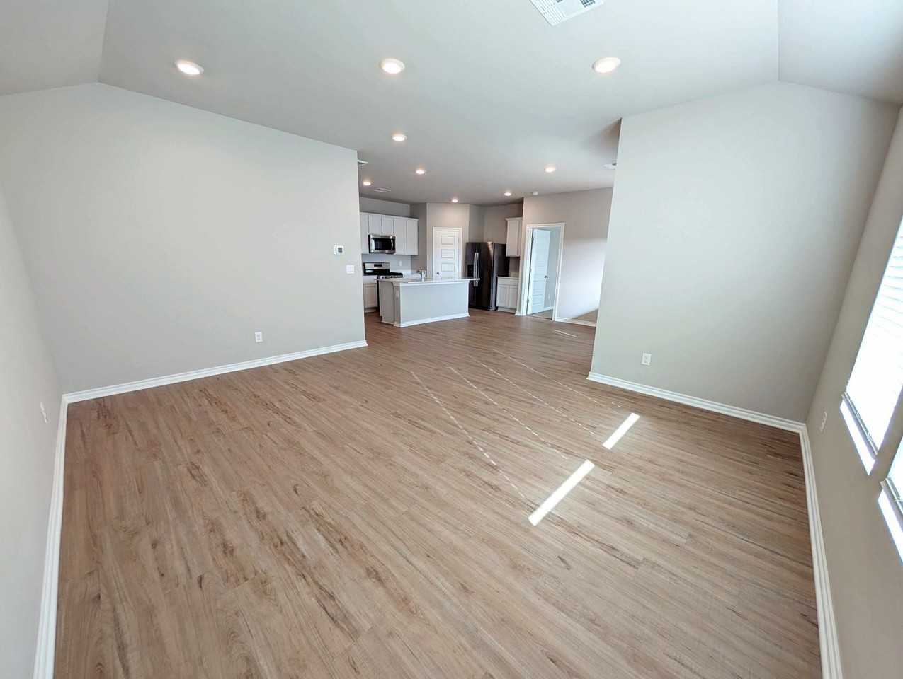 2824 Firefly Dr - Photo 4 of 22