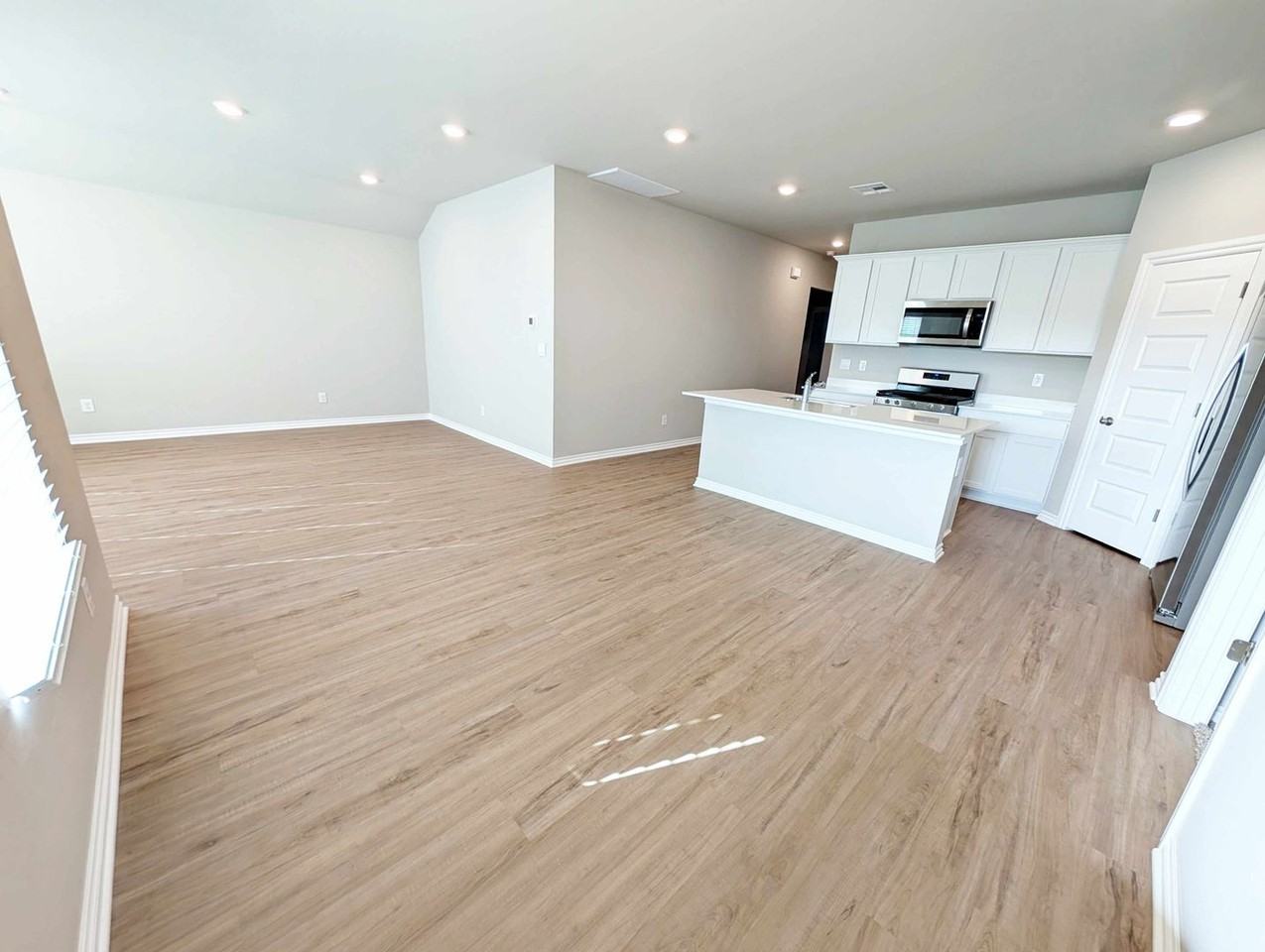 2824 Firefly Dr - Photo 5 of 22