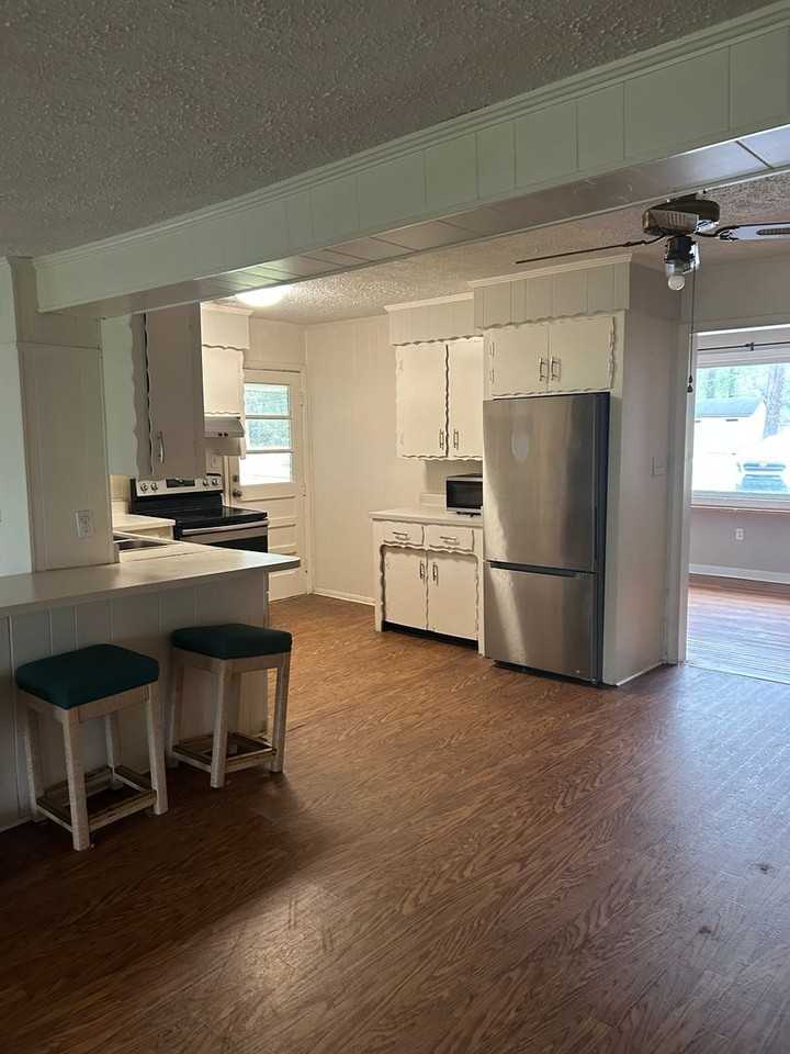 517 Griffin Ave - Photo 3 of 13