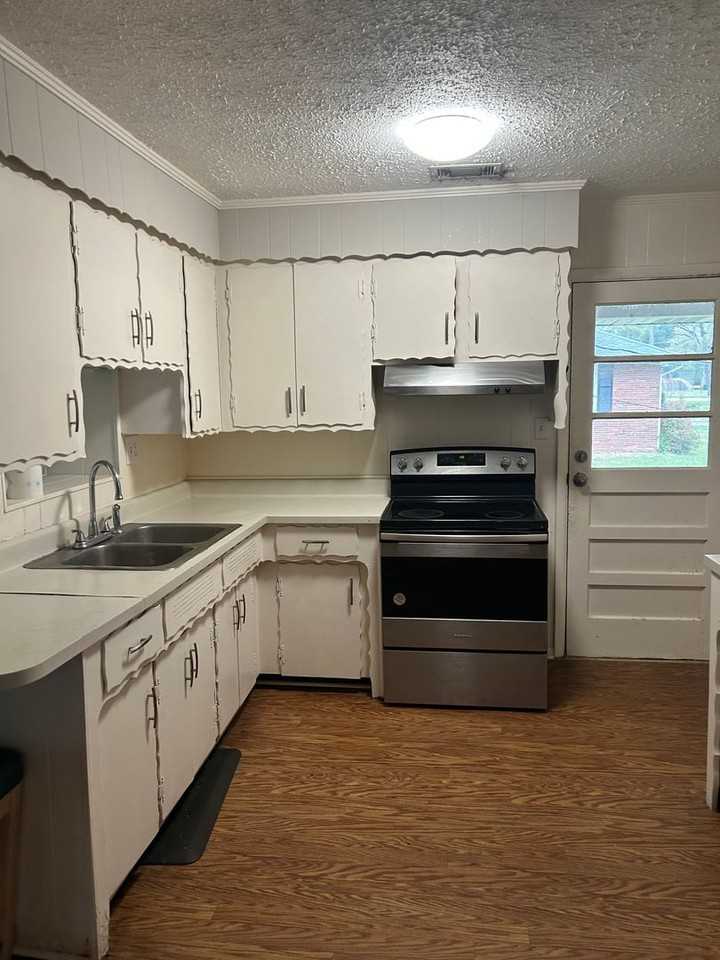 517 Griffin Ave - Photo 5 of 13