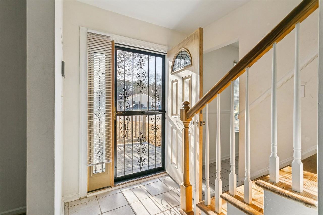 195 Bentley Dr - Photo 3 of 26