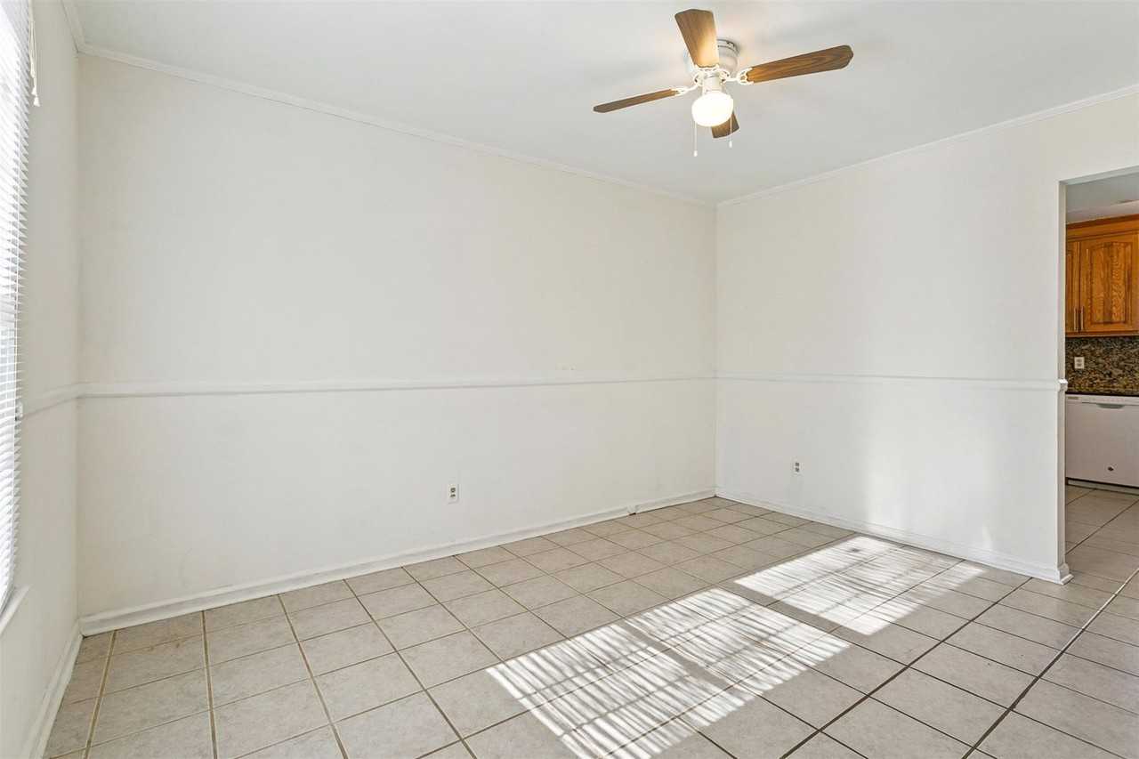 195 Bentley Dr - Photo 7 of 26