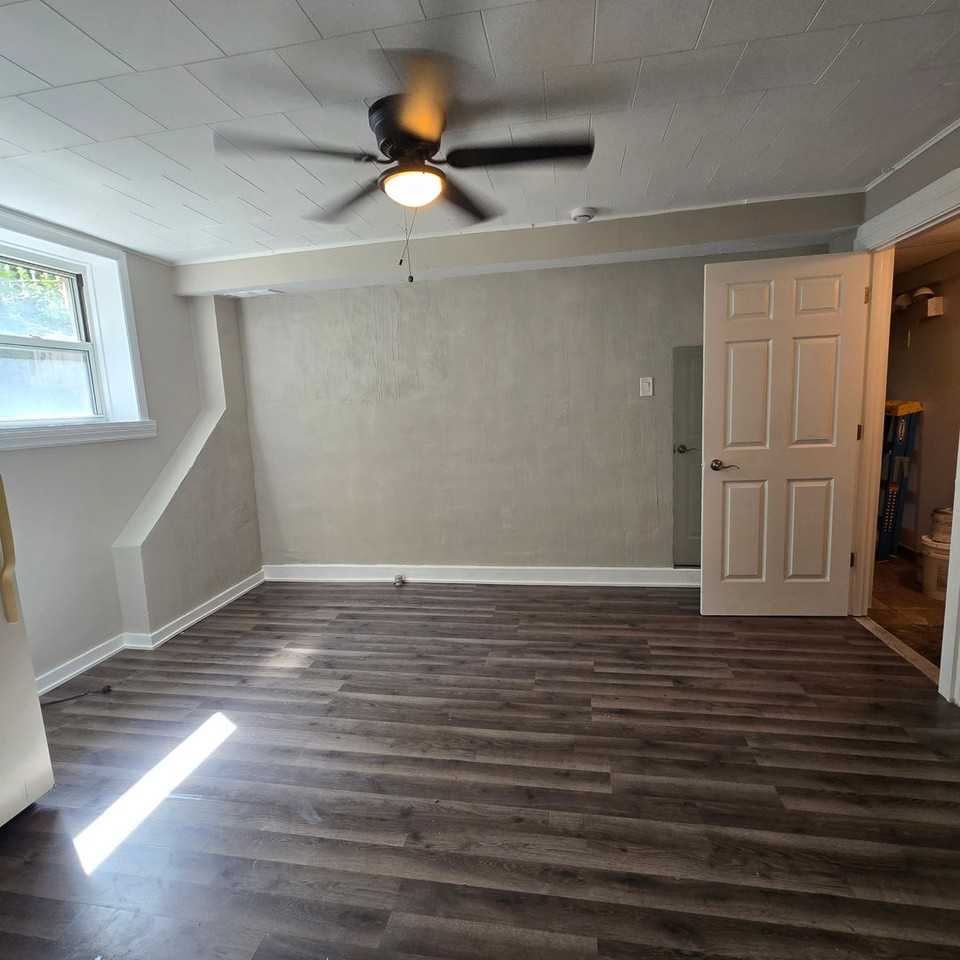 1000 N Oakley Blvd #1 - Photo 5 of 17