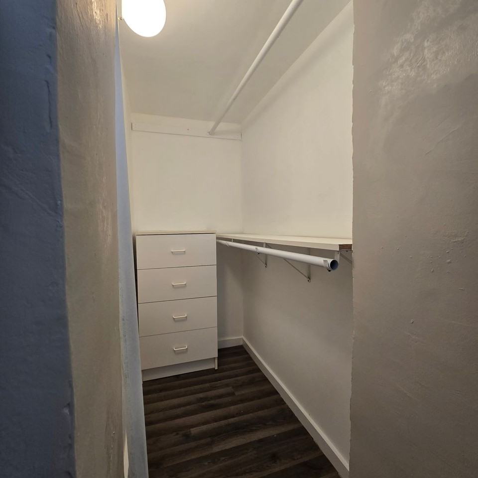 1000 N Oakley Blvd #1 - Photo 7 of 17