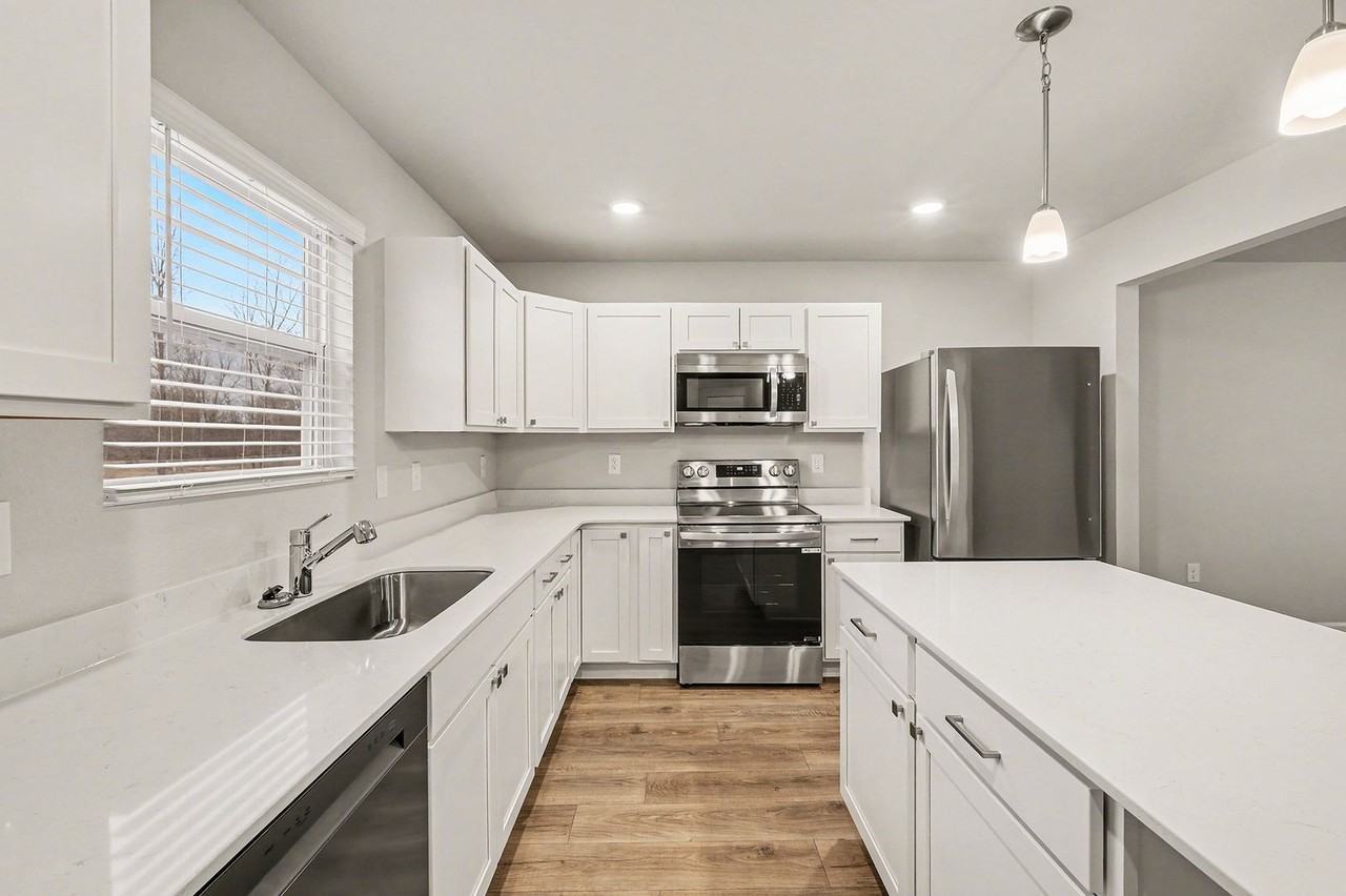 7301 Sessile Cir - Photo 2 of 20