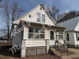 featured image of 1407 E Reservoir St