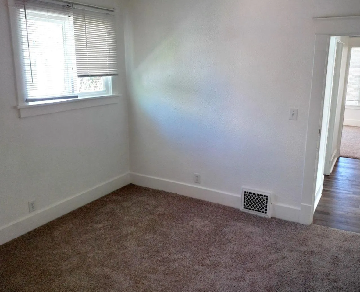 1025 Cranford Pl - Photo 6 of 12