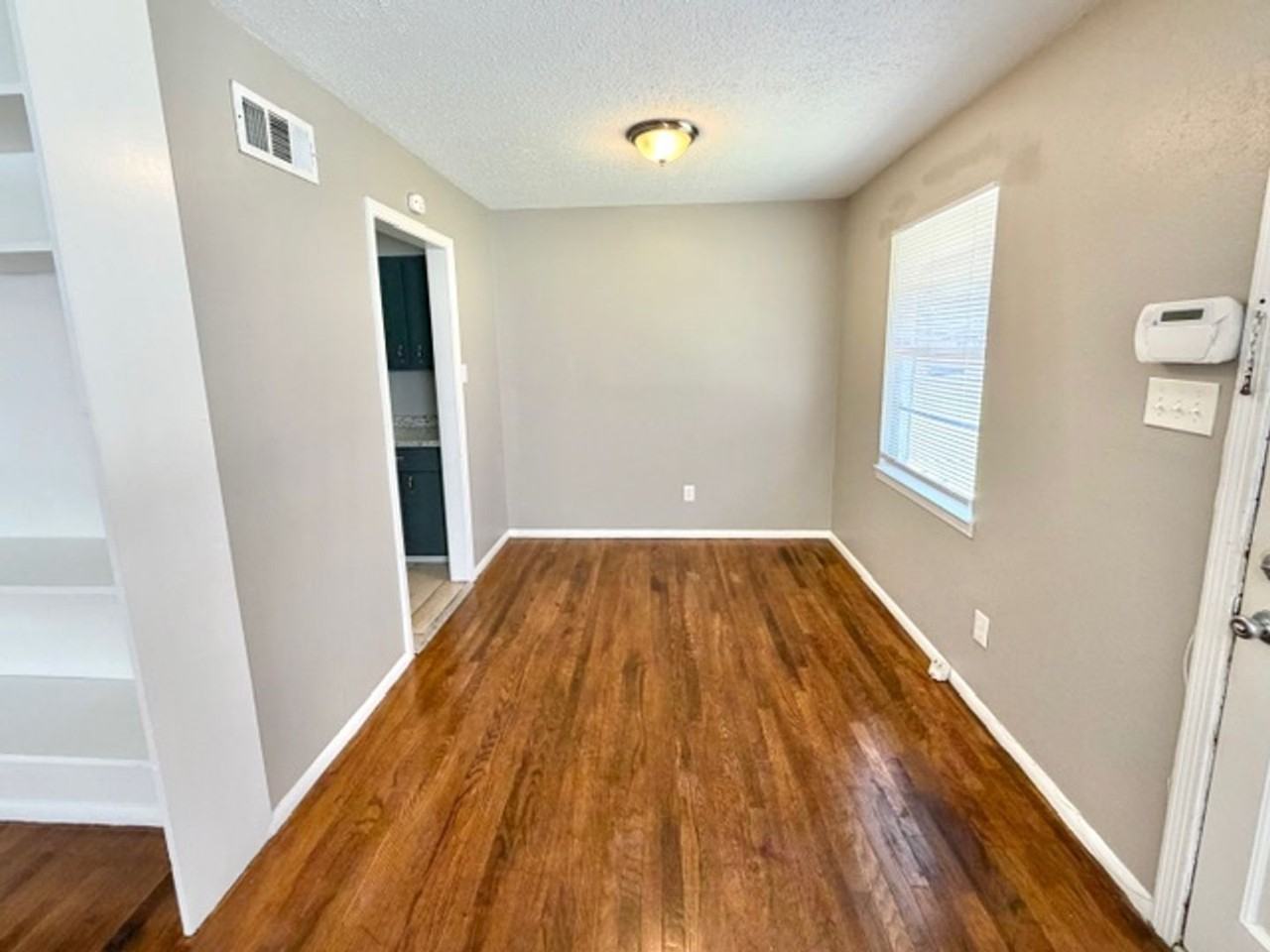 5572 Lochinvar Rd - Photo 3 of 8