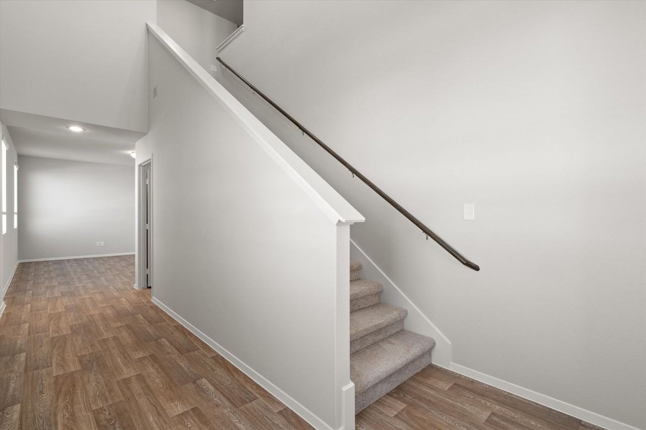 2713 Towy Rd - Photo 4 of 36