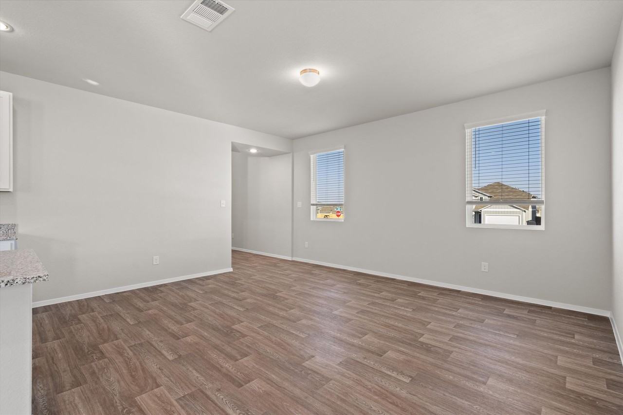 2713 Towy Rd - Photo 6 of 36