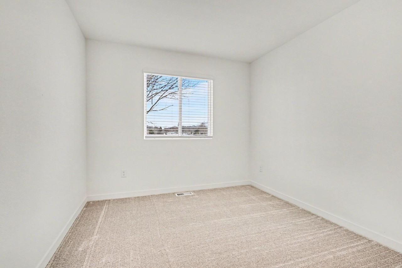 681 Bush Blvd - Photo 5 of 19