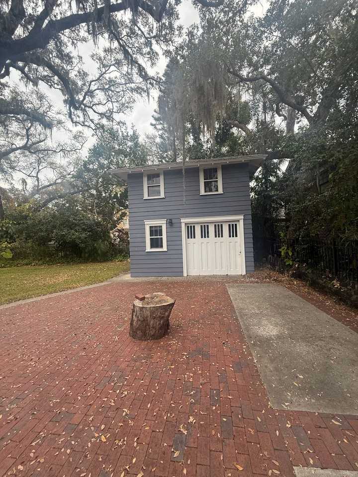 418 Jasmine Way - Photo 2 of 16