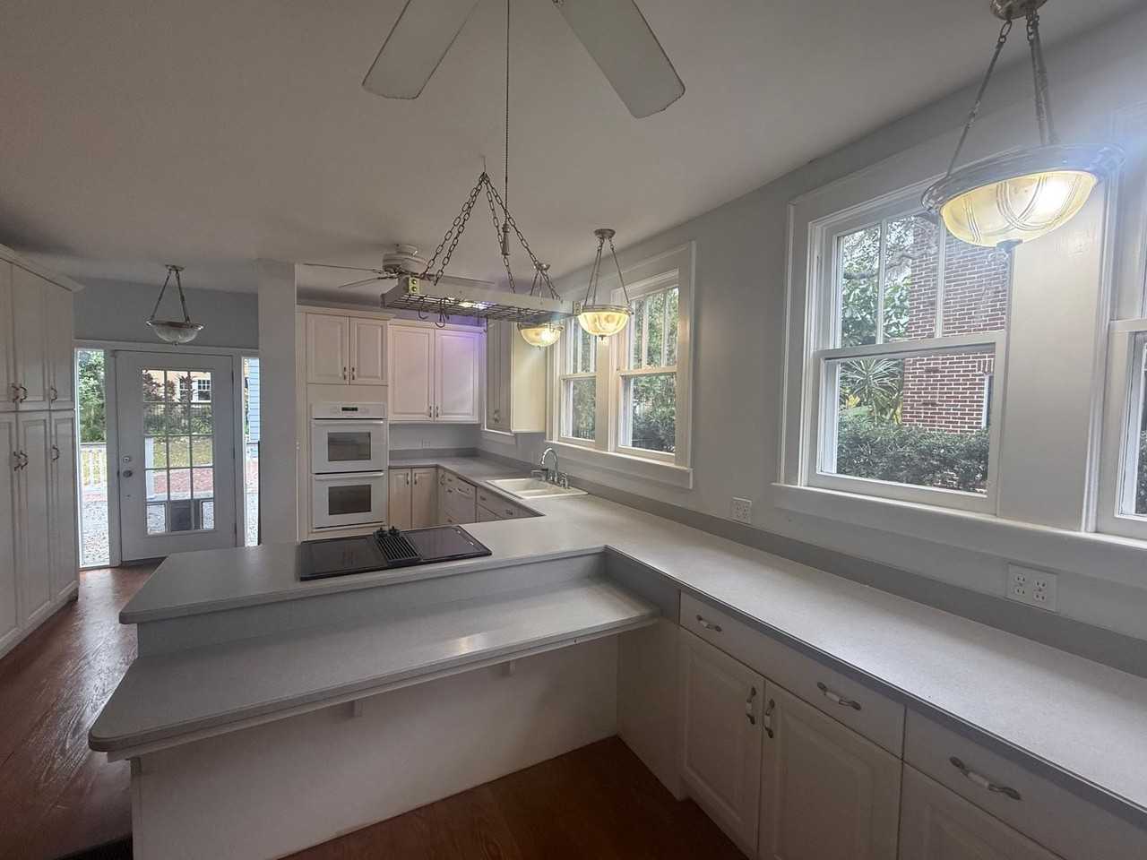 418 Jasmine Way - Photo 4 of 16