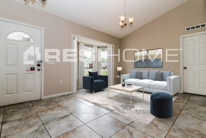 5421 Deltona Blvd - Photo 6 of 16