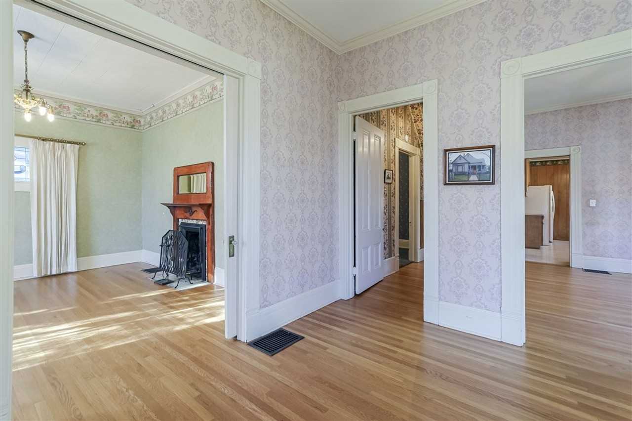 138 S Mount Vernon Ave - Photo 7 of 47