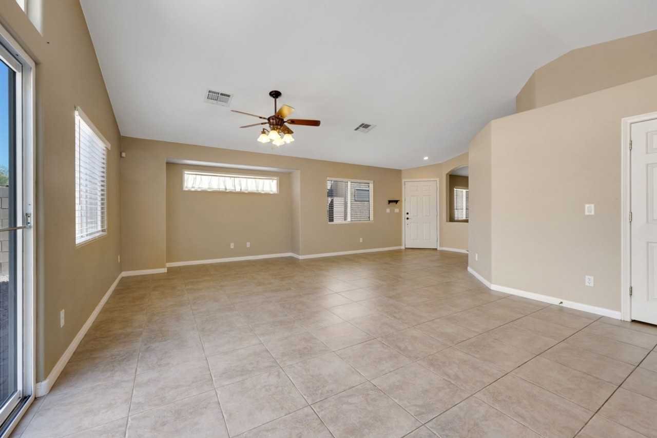 9936 Willowbrook Pond Rd - Photo 3 of 20