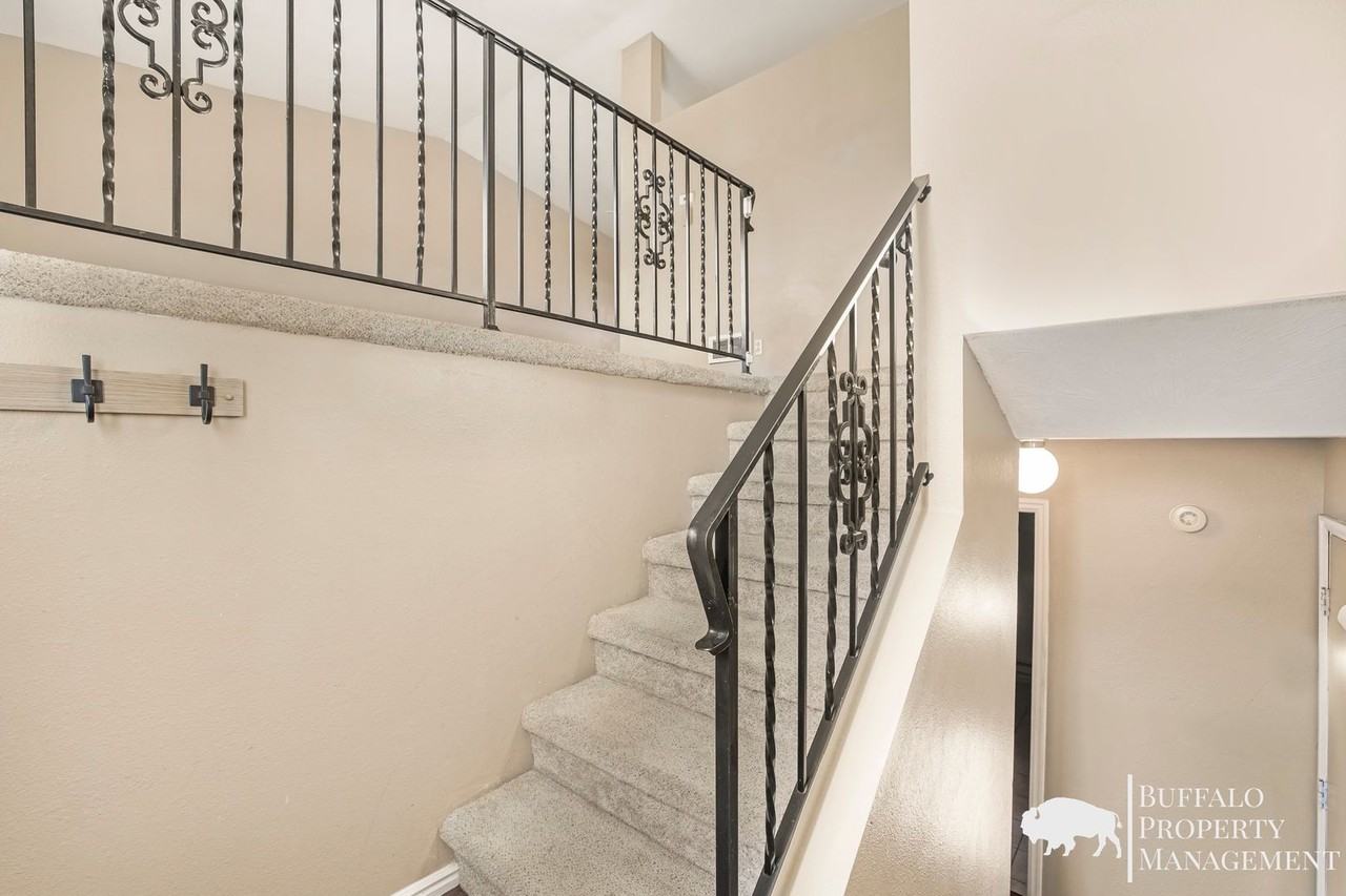 1970 Peggys Ln - Photo 3 of 30