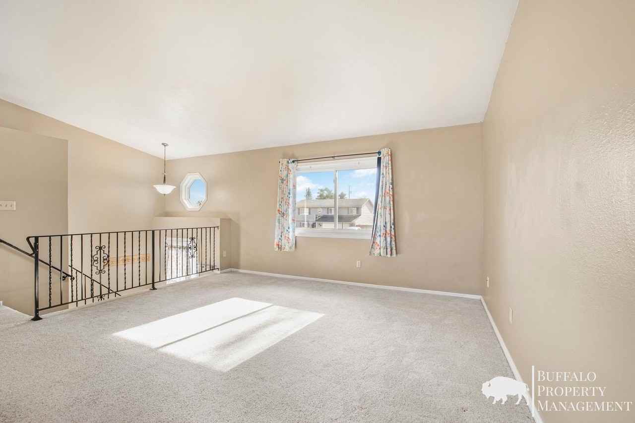 1970 Peggys Ln - Photo 5 of 30