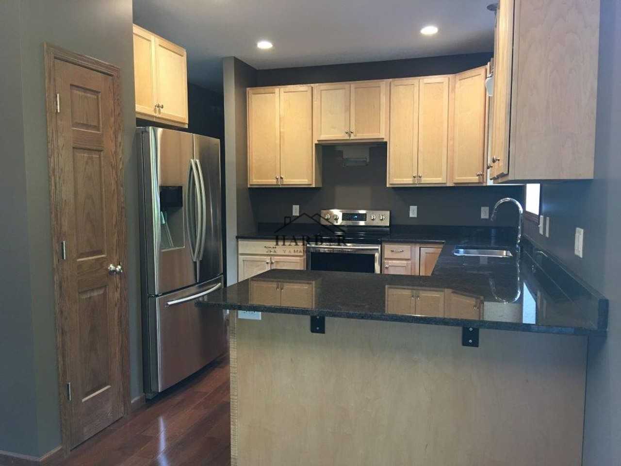 3112 Rose Dr Se - Photo 2 of 17