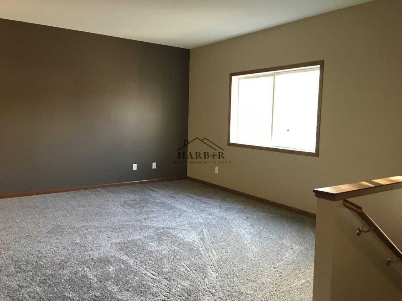 3112 Rose Dr Se - Photo 3 of 17