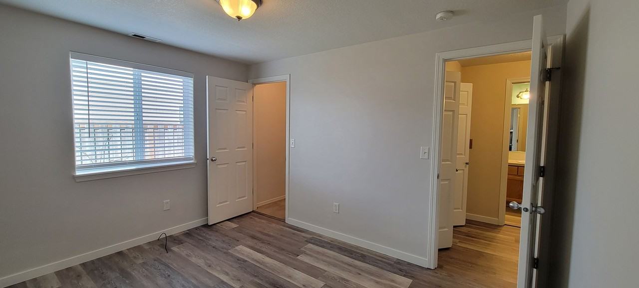 3581 Ne Hembree St - Photo 2 of 15