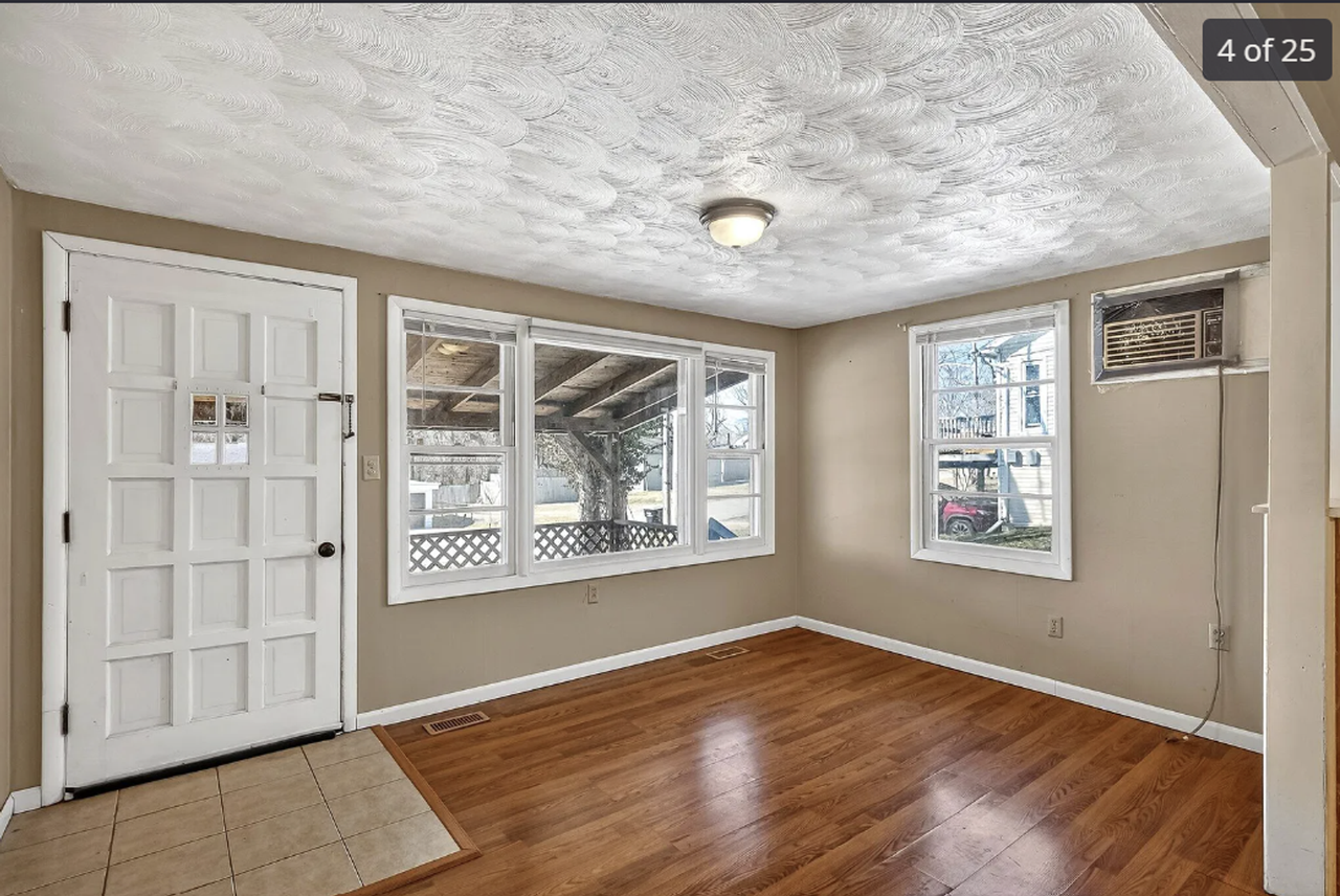 4148 S Hooper Ave - Photo 4 of 21