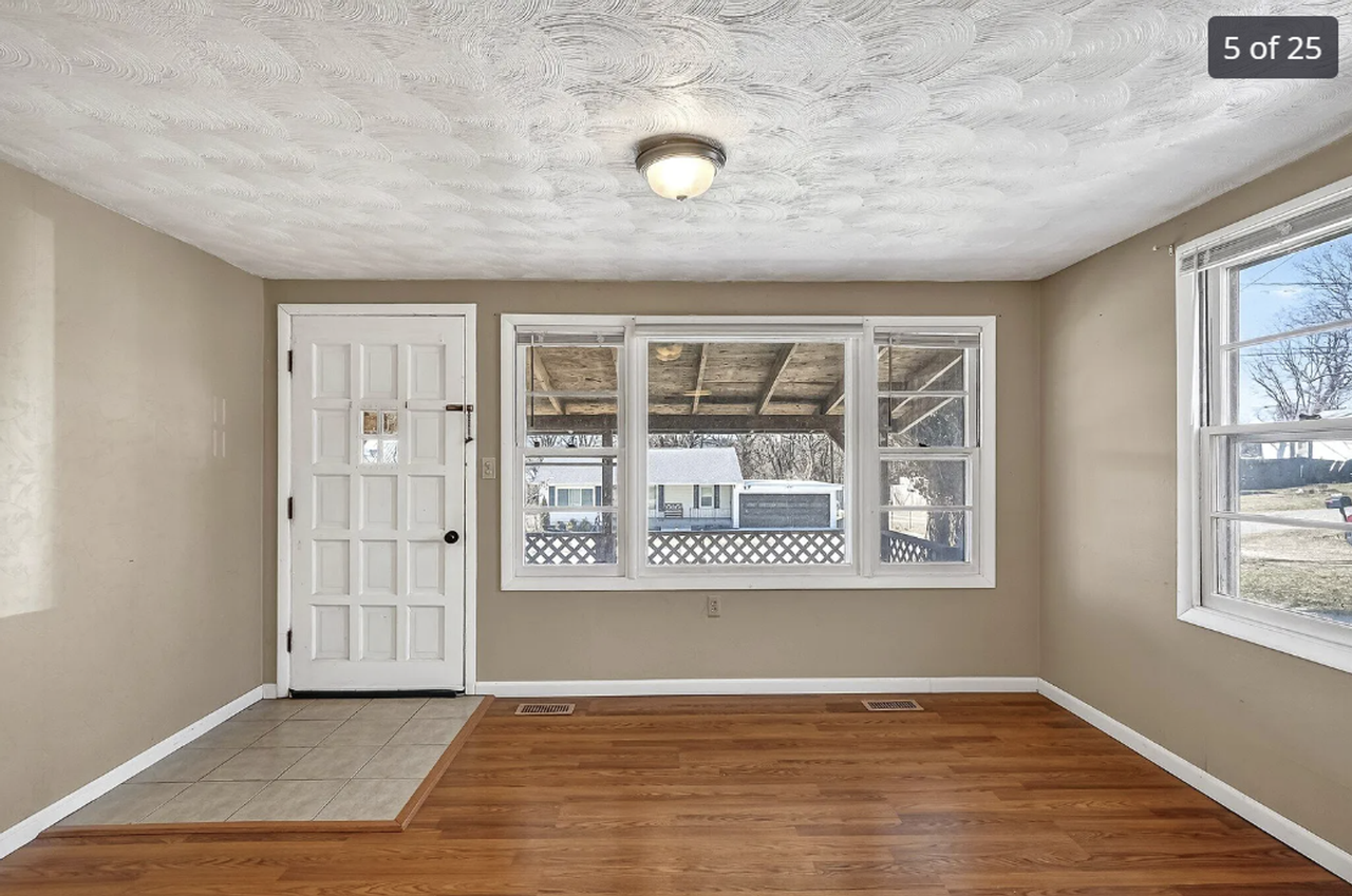 4148 S Hooper Ave - Photo 5 of 21