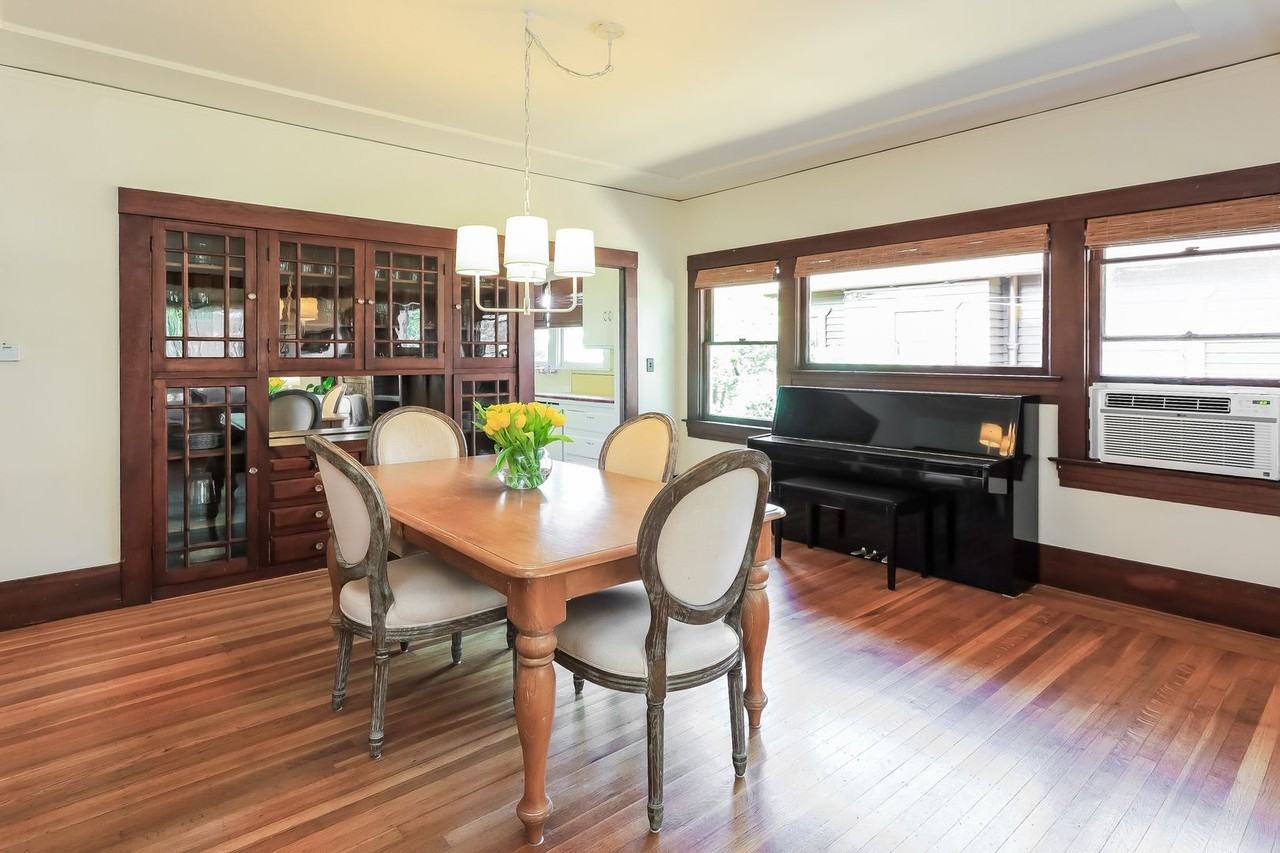 2749 Pleasant St - Photo 5 of 26