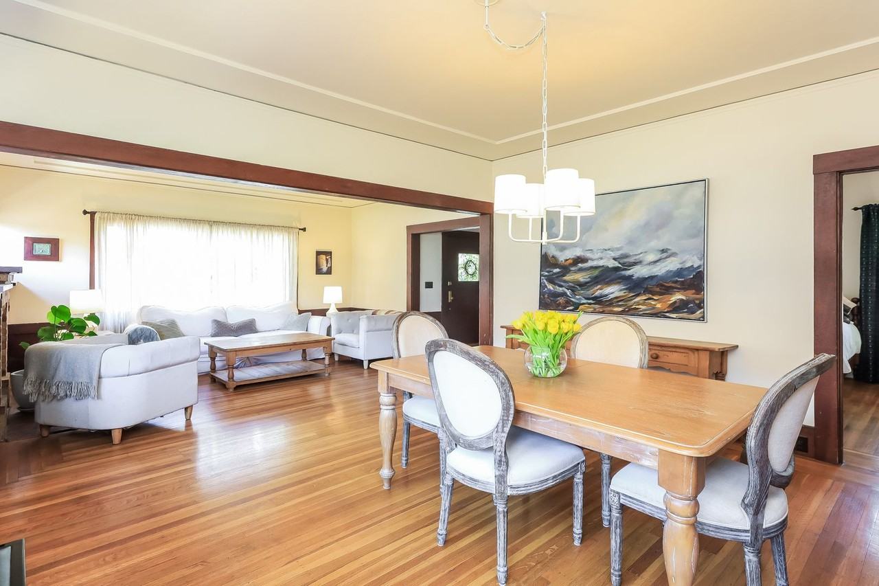 2749 Pleasant St - Photo 7 of 26