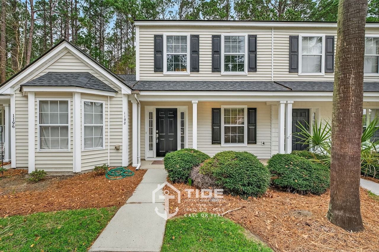 1198 Island Club Dr - Photo 3 of 36
