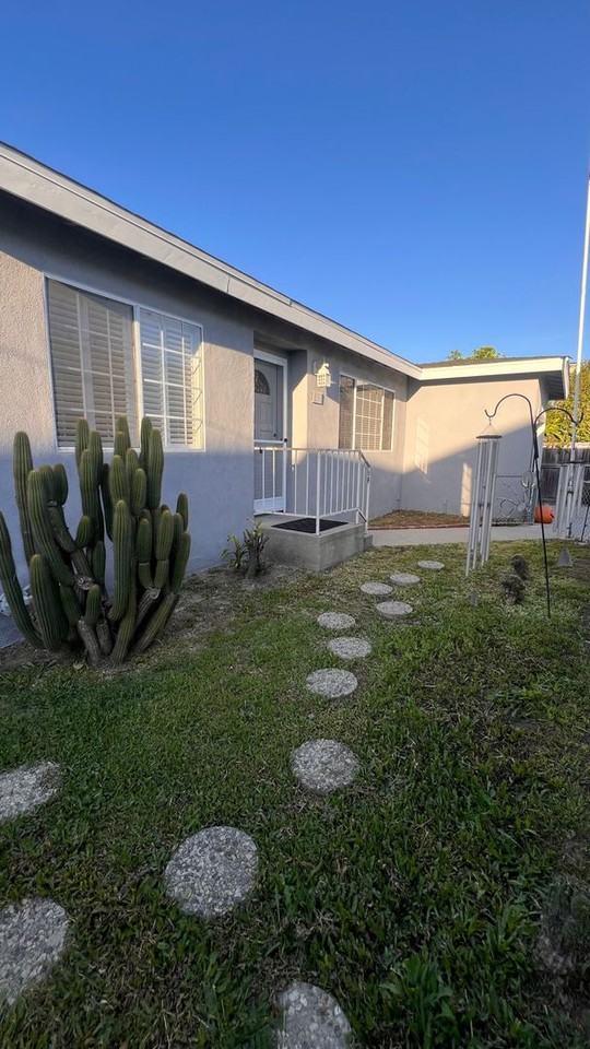 4161 W 182nd St - Photo 2 of 33