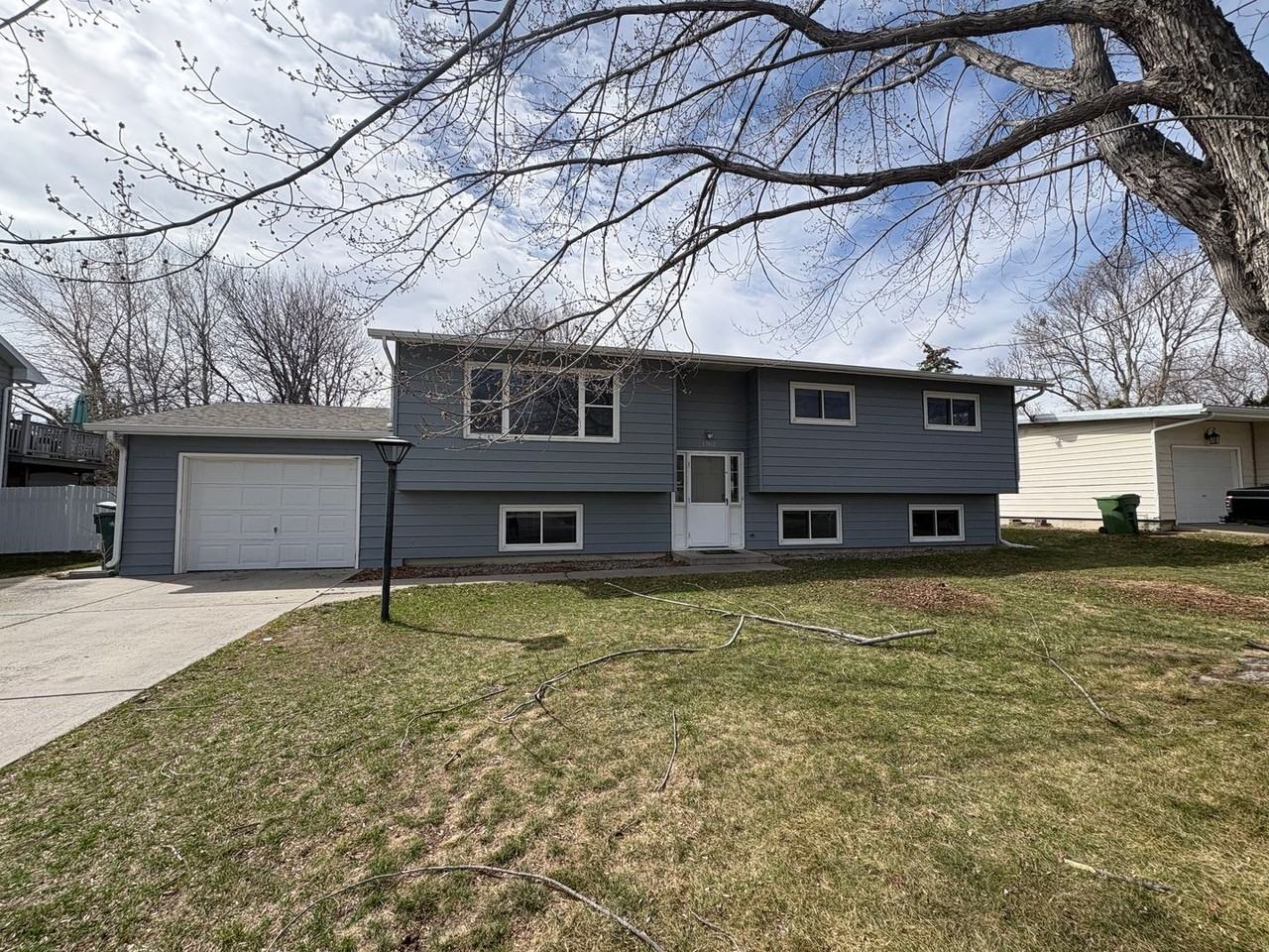 1502 Patricia Ln - Photo 2 of 29