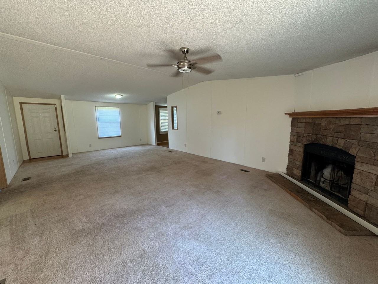 776 Joseph Antoon Cir - Photo 4 of 17