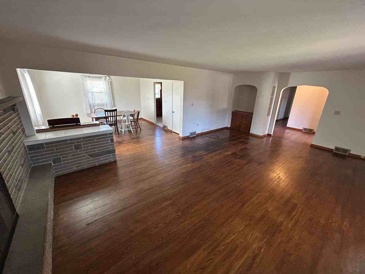 1001 Freedom Rd - Photo 4 of 26