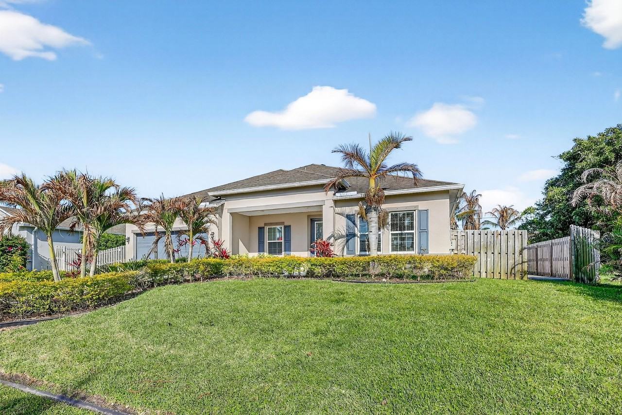 4617 Sw Keats St - Photo 2 of 47