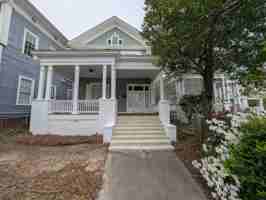 featured image of 920 Magnolia St