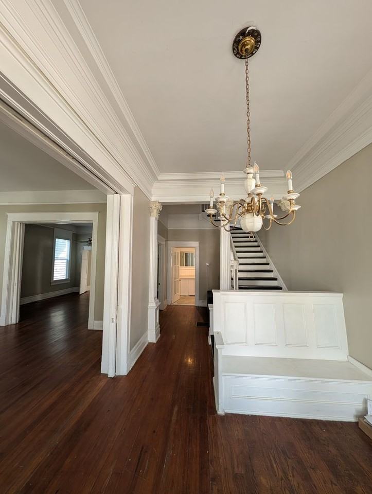 920 Magnolia St - Photo 4 of 24