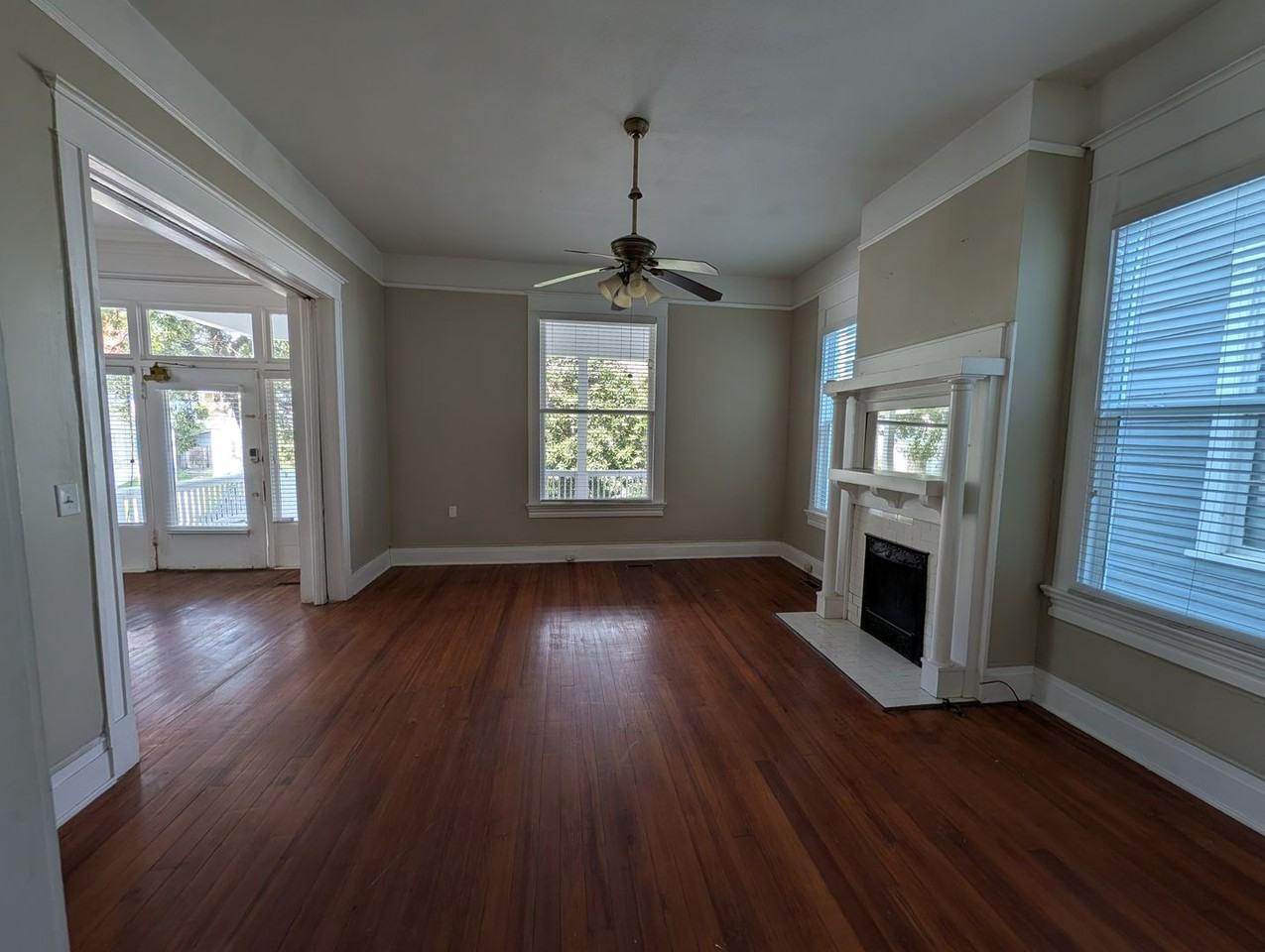 920 Magnolia St - Photo 6 of 24