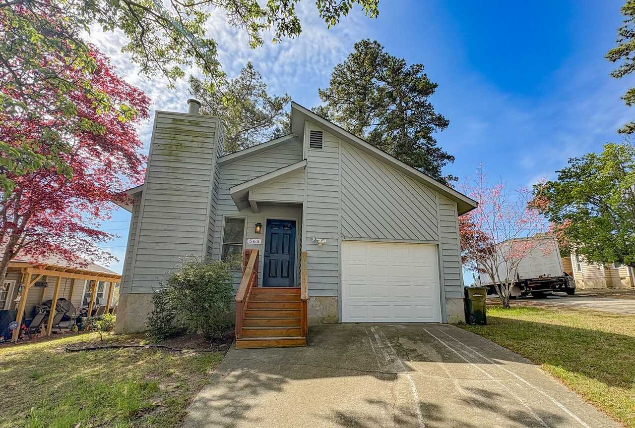 565 Andover Rd - Photo 2 of 16