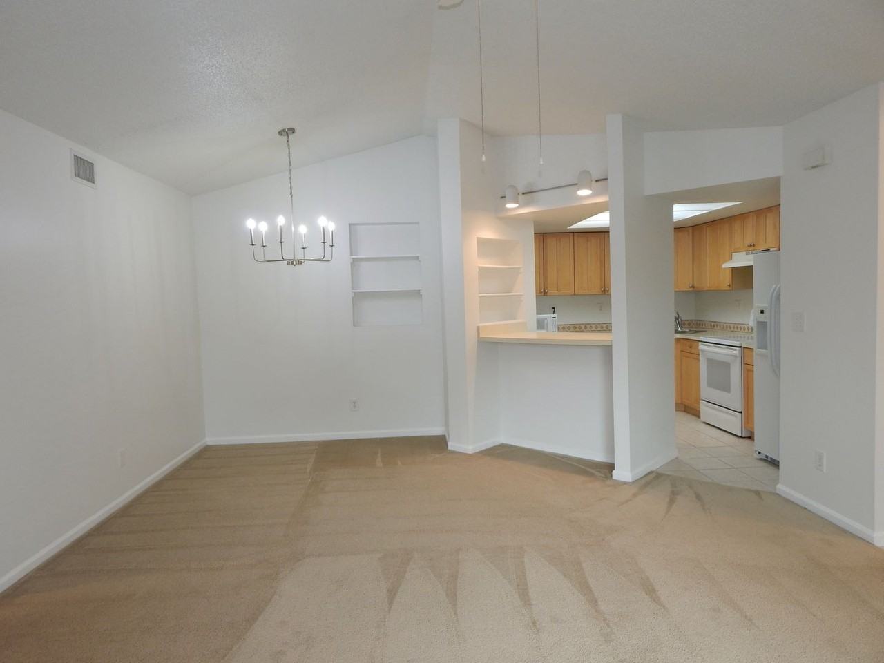 1407 Rand Ct - Photo 3 of 14